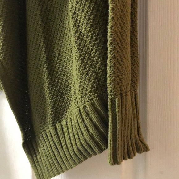 Sweater - Picture 4 of 4